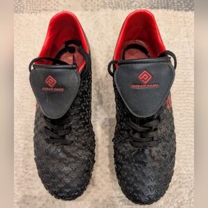 Dream Pairs Black and Red Soccer Cleats